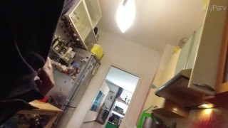 PLUMBER ADVENTURE Pt 1. Casalinga MILF vuole il cazzo dell'idraulico.