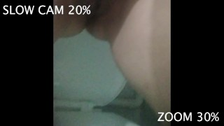 Madurita tetona meando en el baño de casa. Fetiche de la orina