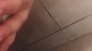 Duchándome y tocándome rico las tetas