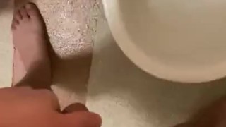 Piss play in my bathroom long and loud 