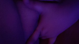 Bbw plays with pussy