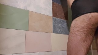 Sissy Crossdresser shower big cock in the Bathroom. オナニー巨根少年.
