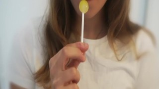 Joi avec ma sucette , studente lollipop sucking 吸盤