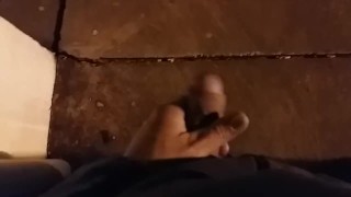 Mais uma gozada pública, arriscada !!!