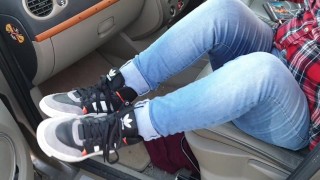 Alice - Blue jeans car wetting! 