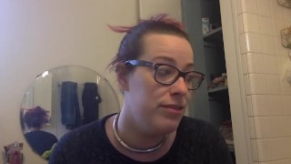 Shaved head fetish girl shaves her own head