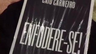 @tici_feet IG tici feet tici_feet reading a new book!