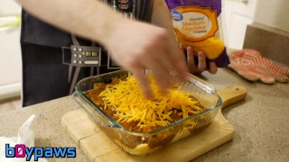 b0ypaws Cooking Tutorial: Chili Cheese Dog Cobbler