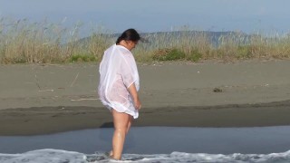 Ich bade mit Hemd im stürmischen Meer 1