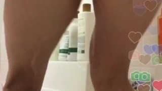 CAMGIRL SQUIRTING ON LIVESTREAM 