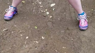 Standing piss at the river 