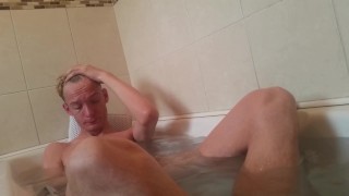 Skinny wet teen feels horny while taking a warm bath