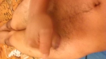 Masturbándome en el cuarto