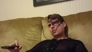 Watching porn and jerking off: maskurade balls