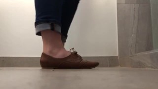Standing shoeplay in flats