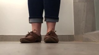 Standing shoeplay in flats