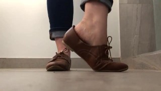 Standing shoeplay in flats