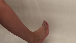 Can you even handle my feet being tickled by water?
