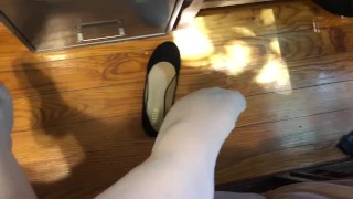 Q38 - Shoe Dangling 