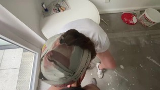 Amateur Stepmom Paints the Kitchen in Her Jeans Shorts, so She Gets Fucked 