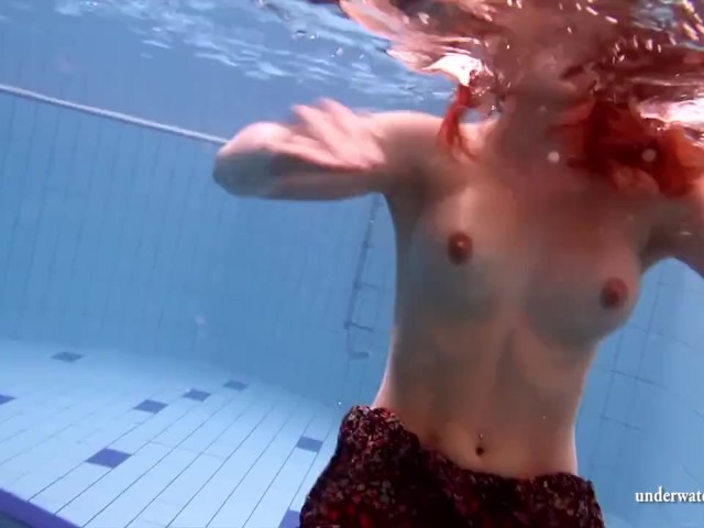 Big Boobs Sexy Brunette Mia Underwater Naked 