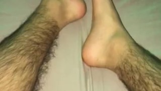 ¿Quién viene a lamerme los pies?