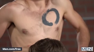 Mencom - Fit men Dante Colle & Michael DelRay bareback fuck in the gym