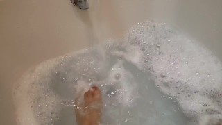 Nylon wetlook feet