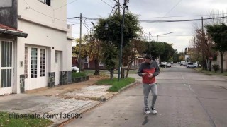 Fer Barefoot In The Car