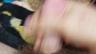 Afternoon wank and cumshot