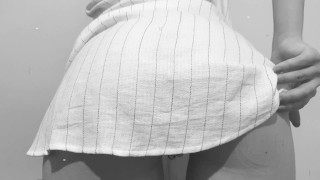 Meu Dono tirando fotos da minha bunda
