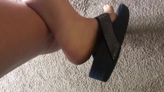 I love the way My feet sound in My flip flops!