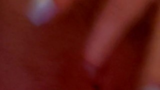 Amateur Teen Fingers Herself 