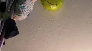 Ebony shaking her booty