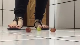 @tici_feet IG tici feet tici_feet Giantess style: caught in the act preview