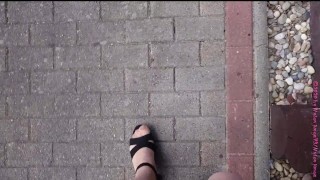 Kleiner Spaziergang in Heels