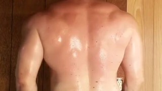 Big Bodybuilder Sweaty Posing OnlyfansBeefBeast