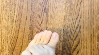 Cute feet, foot fetish, rubbing feet