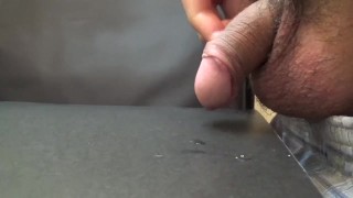 スライムみたいな特濃精液を吐き出す粗末なちんこ君。