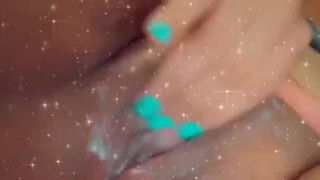 Finger wet pussy