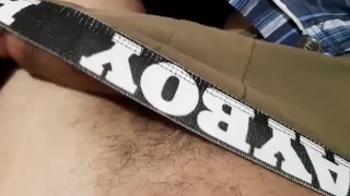 Me toco mientras que todos, estoy lleno de leche