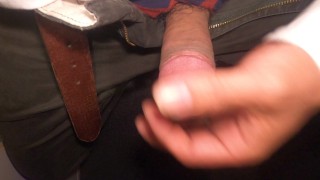 【高画質4K】仕事中に机の下でオナニー