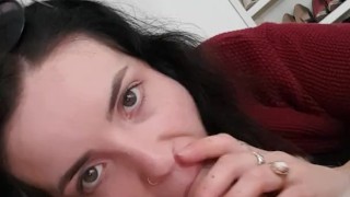 Baise rapide pendant un repas de famille