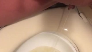 MOANING WHILE I PEE STANDING UP.. STEADY STREAM!