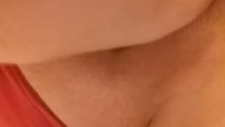 Masturbating my wet p****