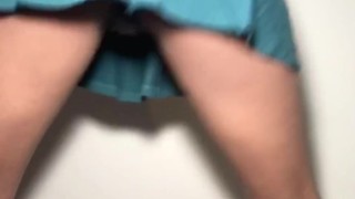 Young Bare Teen Pussy Twerking