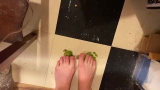What’s popping 3 barefoot 