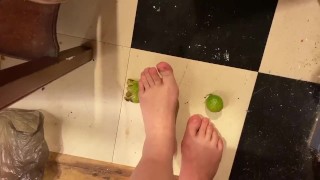 What’s popping 3 barefoot 