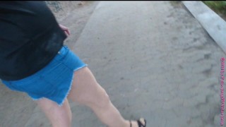 In Hot Pants am Stichkanal 1 ** NylonFace **
