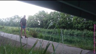 In Hot Pants am Stichkanal 1 ** NylonFace **